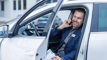 Mitarbeiter der Firma Prodinger telefoniert
